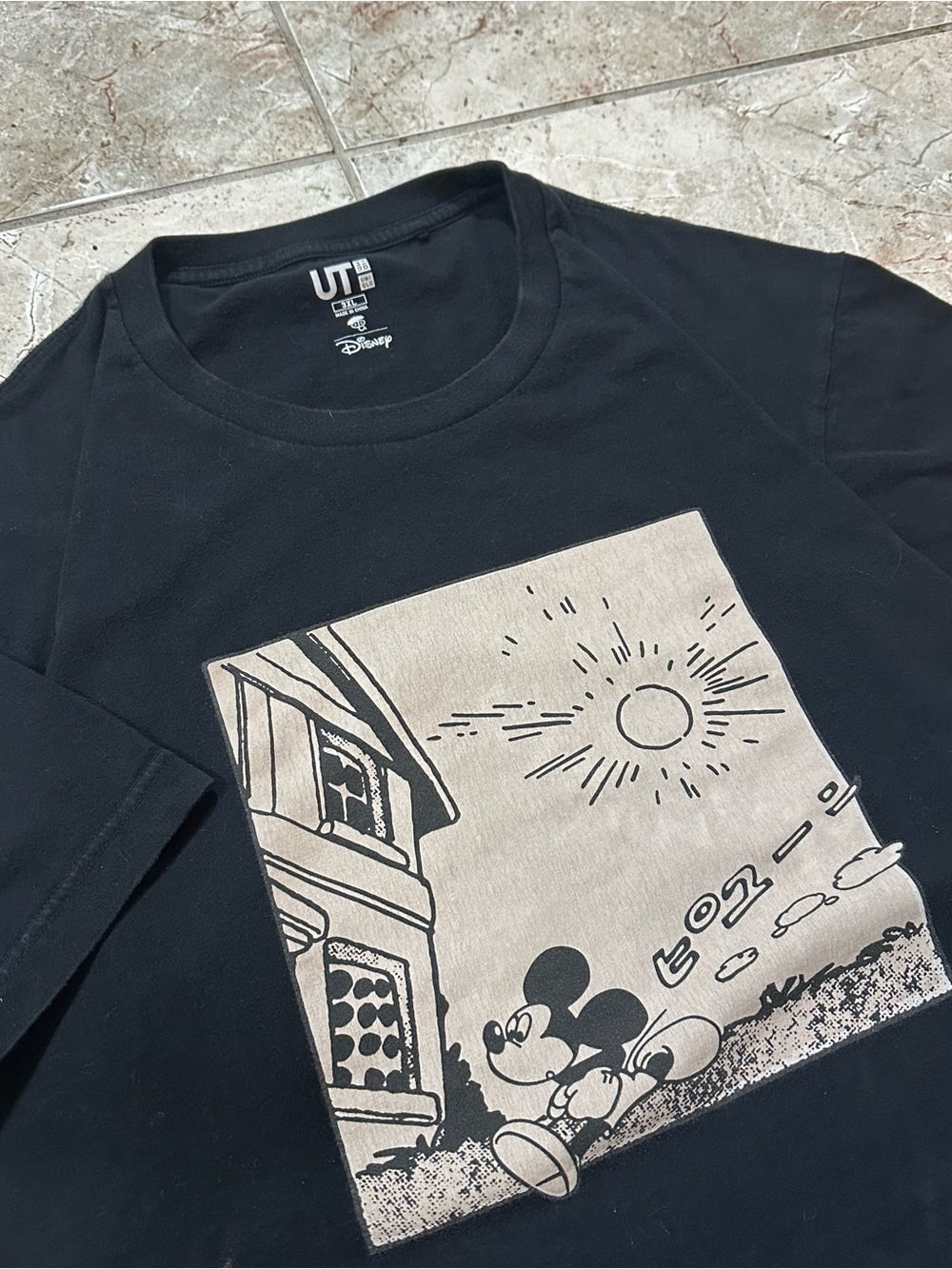 Black UNIQLO Disney Mickey Mouse graphic tee oversized XXXL fit.